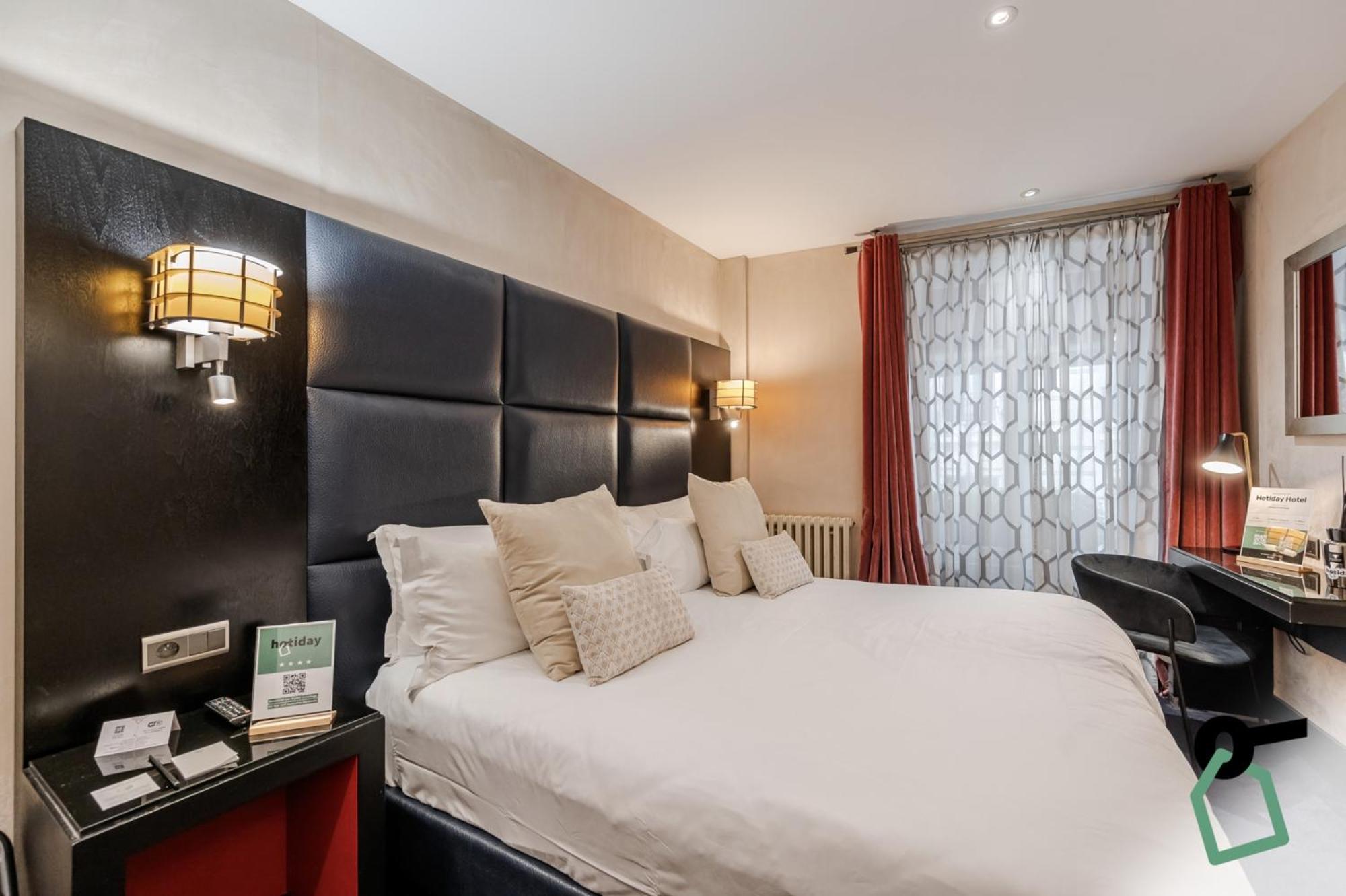 Hotel Hotiday Collection - Arc De Triomphe Parigi