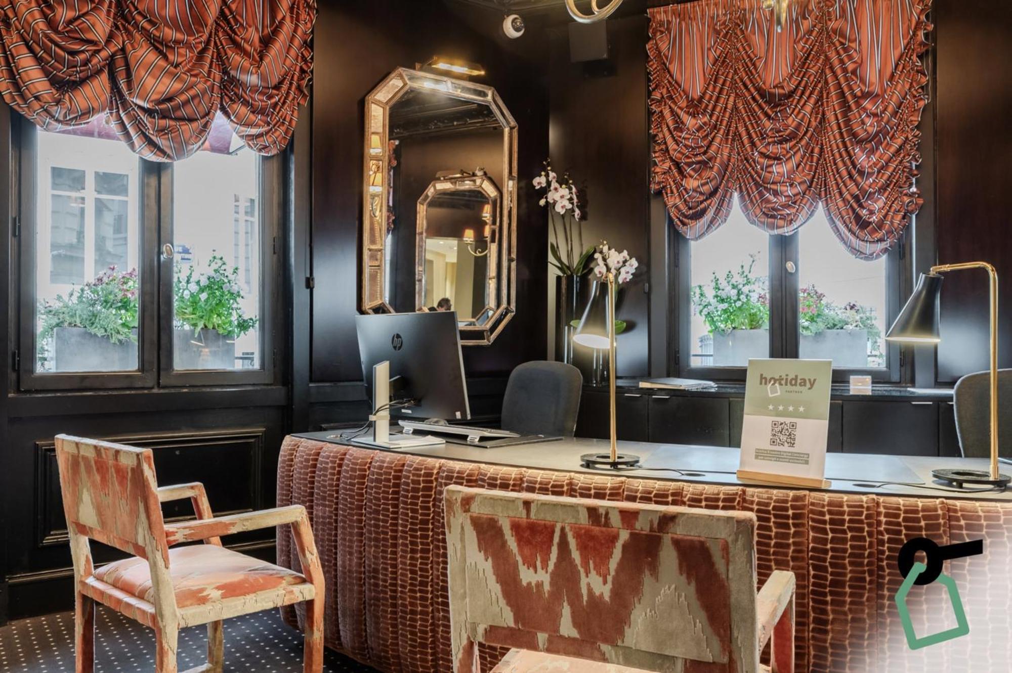 Hotiday Collection - Arc De Triomphe Hotel Parigi