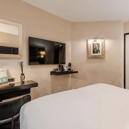 Hotiday Collection - Arc De Triomphe Hotel Parigi