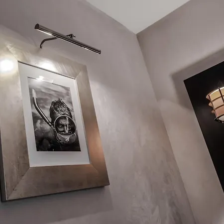 Hotel Hotiday Collection - Arc De Triomphe Parigi
